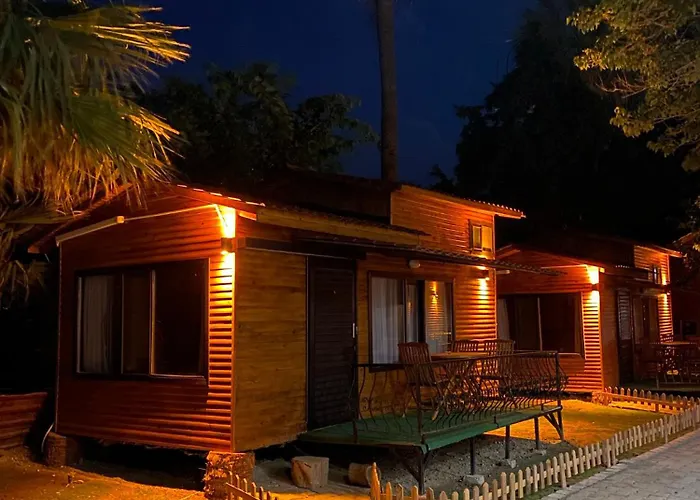 Lazoglu Camping Guzelcamlı